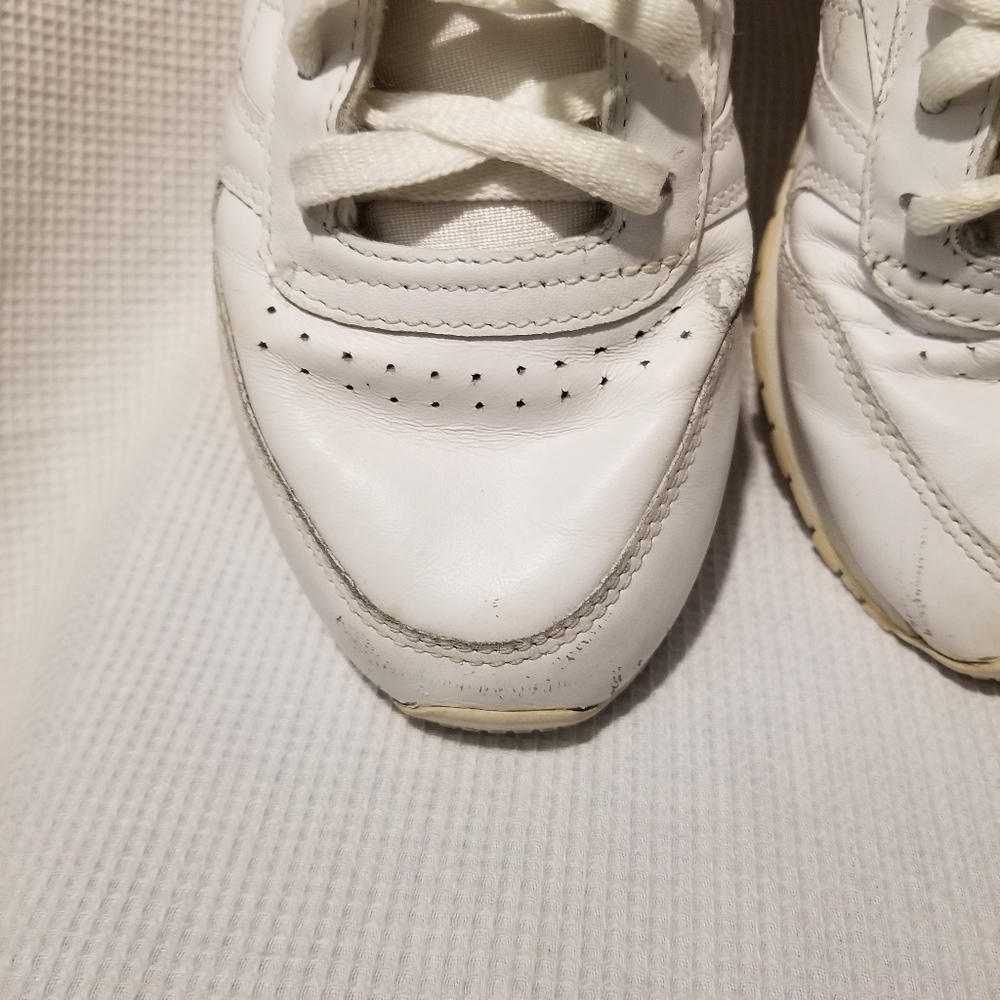 Classic Reebok - Picture 4 of 6